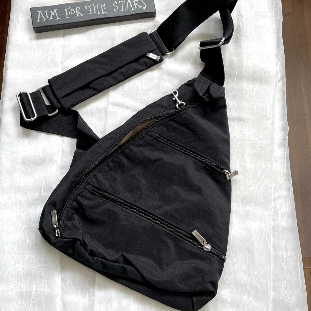 Baggalini metro backpack, black.